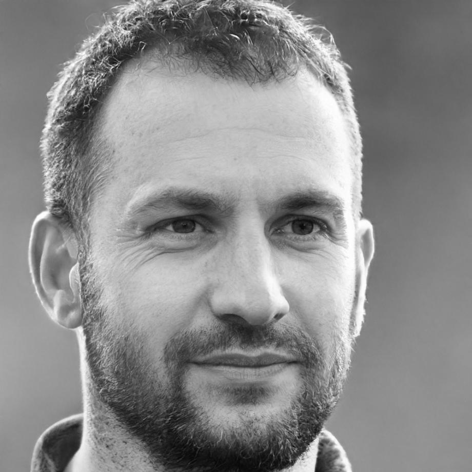Internationaler Student bei der Beratung